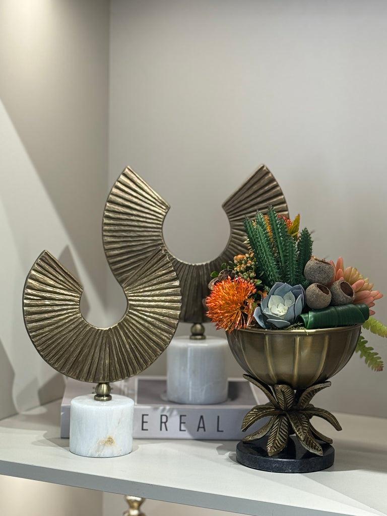 İthal Yaprak Ayaklı Antik Vazo Sukulentli