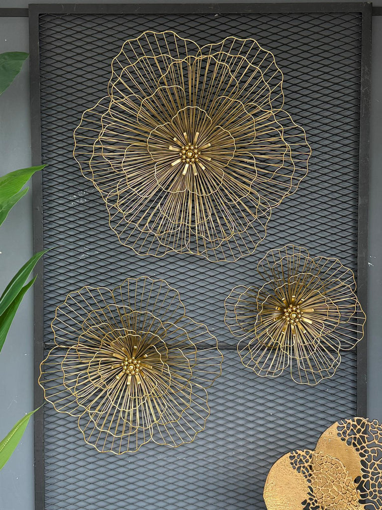 Metal Çiçek Motifli Duvar Dekoru Gold Üçlü
