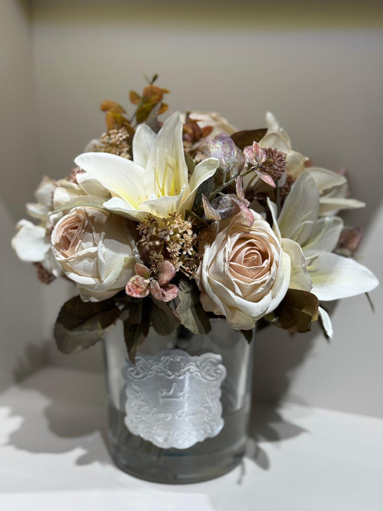 Armalı Cam Vazoda İthal Çiçek Tanzimi No:13