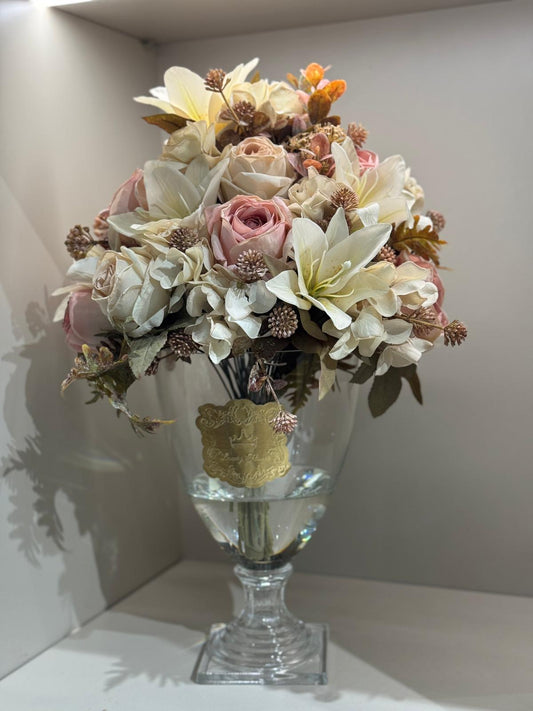 Armalı Cam Vazoda İthal Çiçek Tanzimi No:15