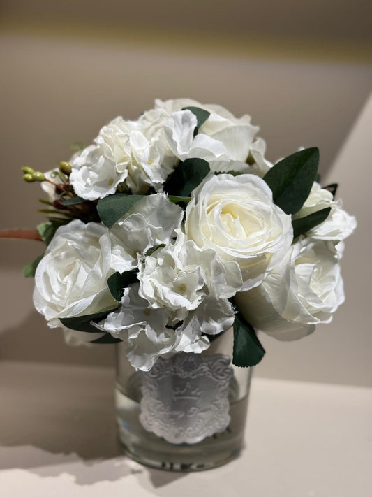 Armalı Cam Vazoda İthal Çiçek Tanzimi No:14